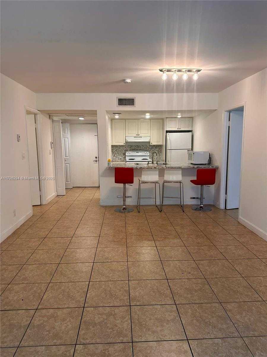 Small Image of 8120 GENEVA CT #155, Doral Number 10