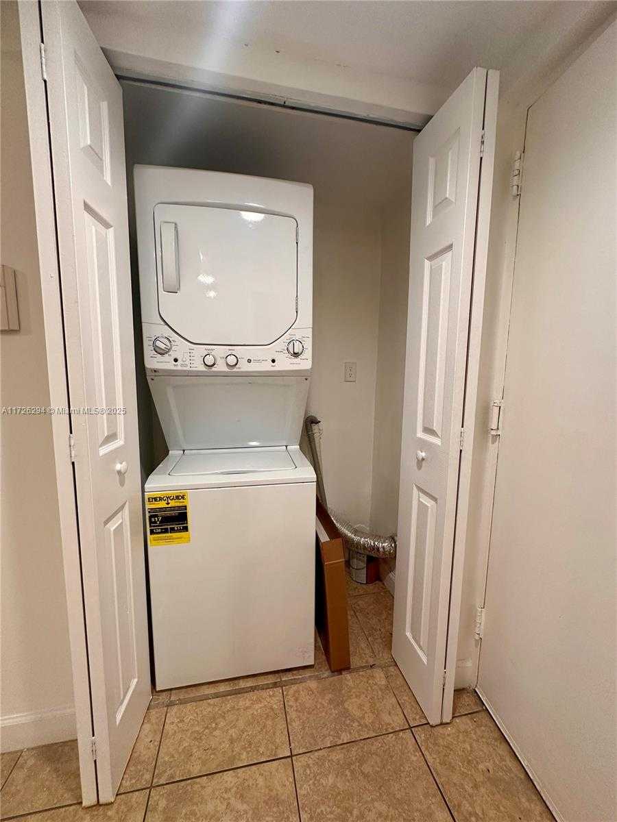 Small Image of 8120 GENEVA CT #155, Doral Number 13