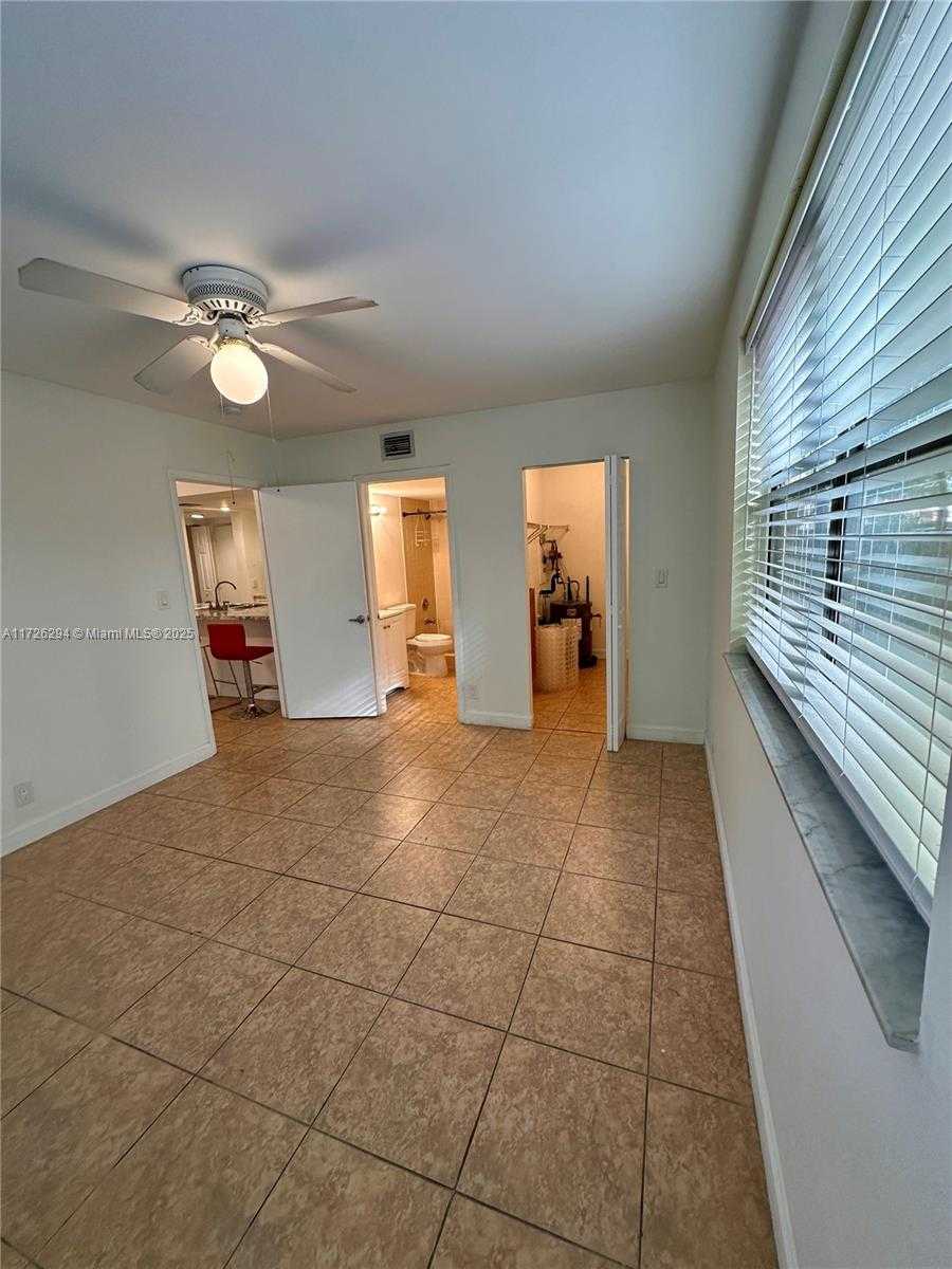 Small Image of 8120 GENEVA CT #155, Doral Number 15