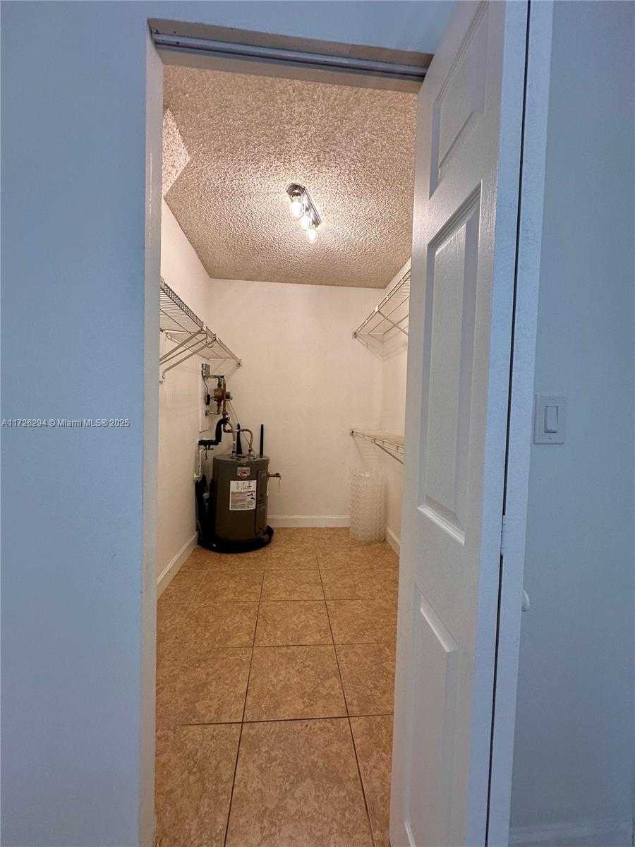 Small Image of 8120 GENEVA CT #155, Doral Number 17