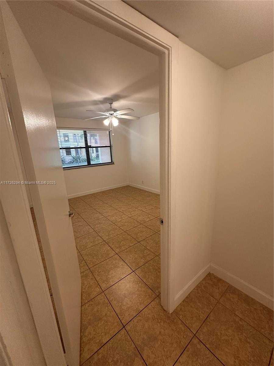 Small Image of 8120 GENEVA CT #155, Doral Number 20