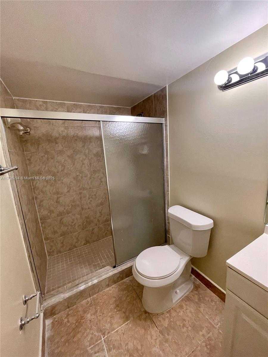 Small Image of 8120 GENEVA CT #155, Doral Number 24