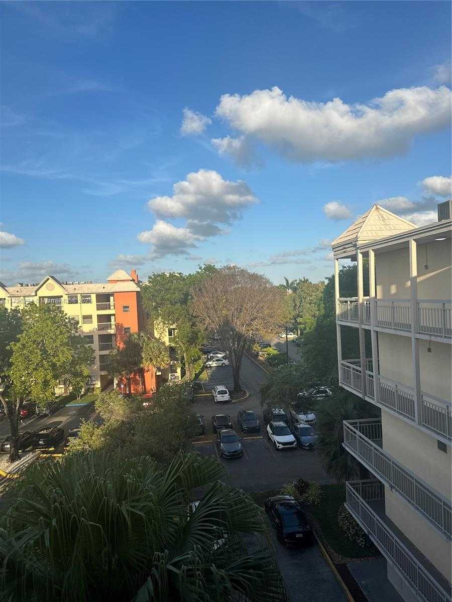 Small Image of 8120 GENEVA CT #155, Doral Number 25