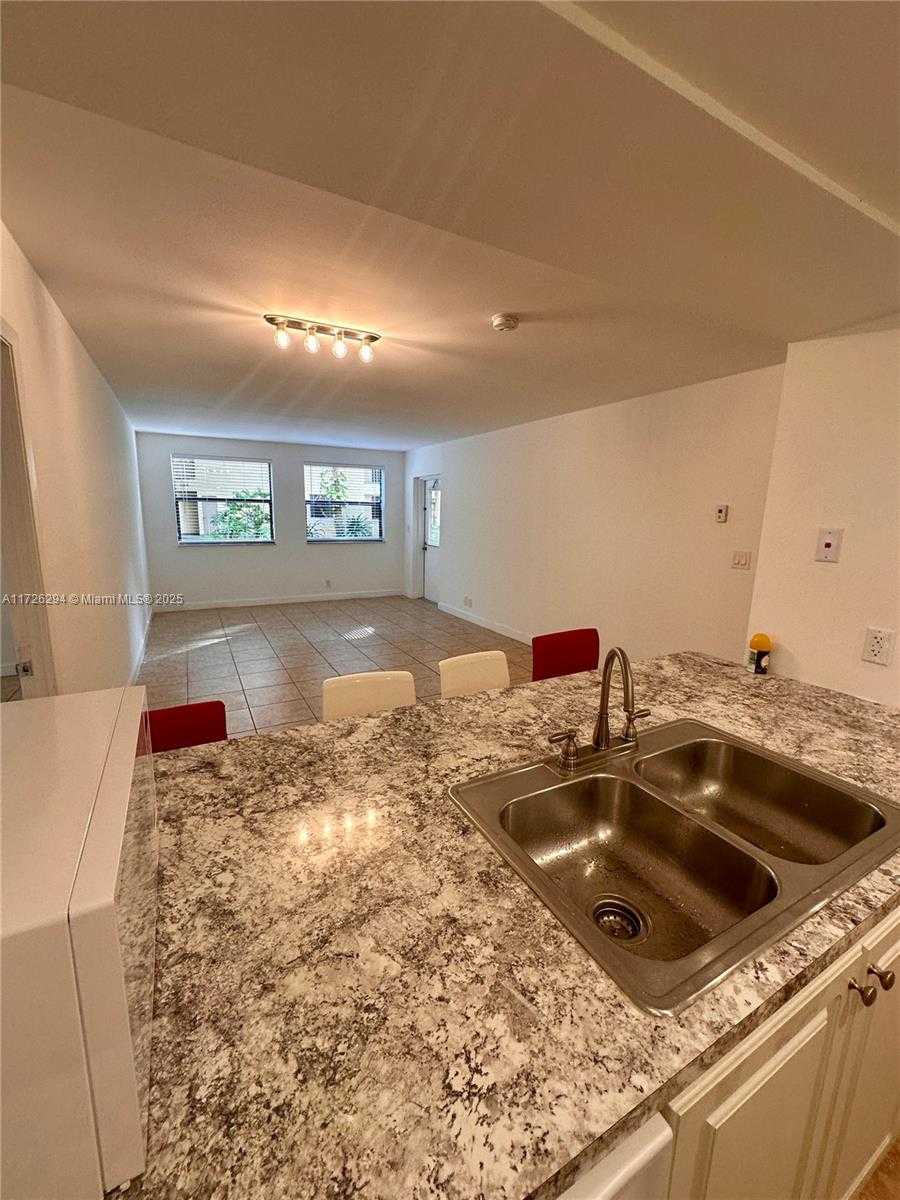 Small Image of 8120 GENEVA CT #155, Doral Number 3