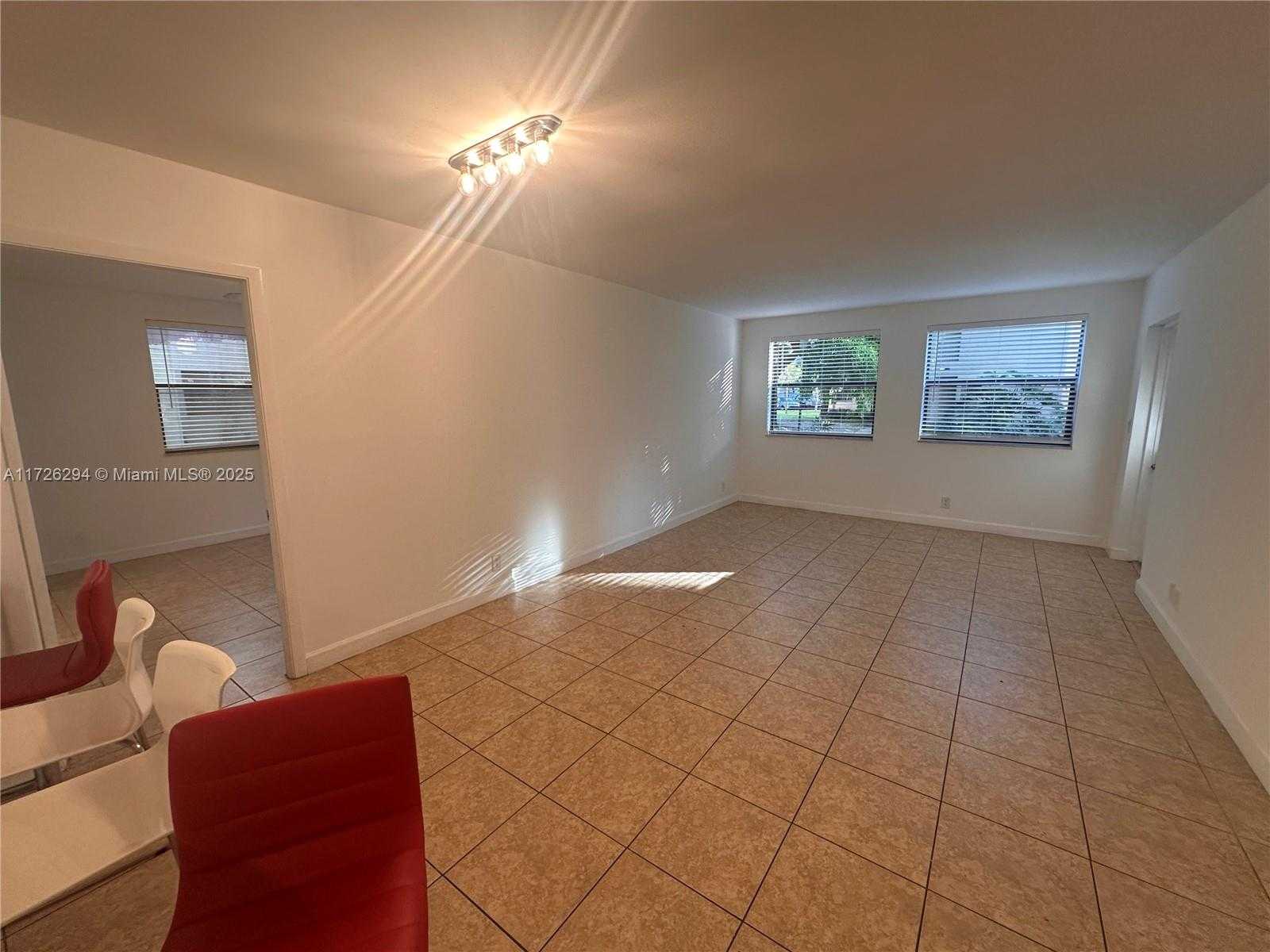 Small Image of 8120 GENEVA CT #155, Doral Number 9