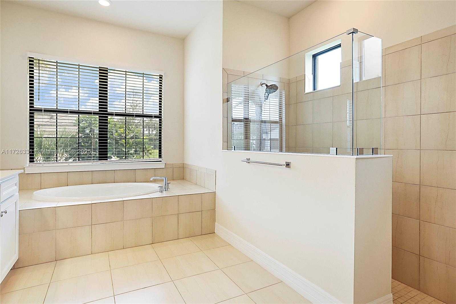 Small Image of 9117 BALSAMO DR, Palm Beach Gardens Number 21