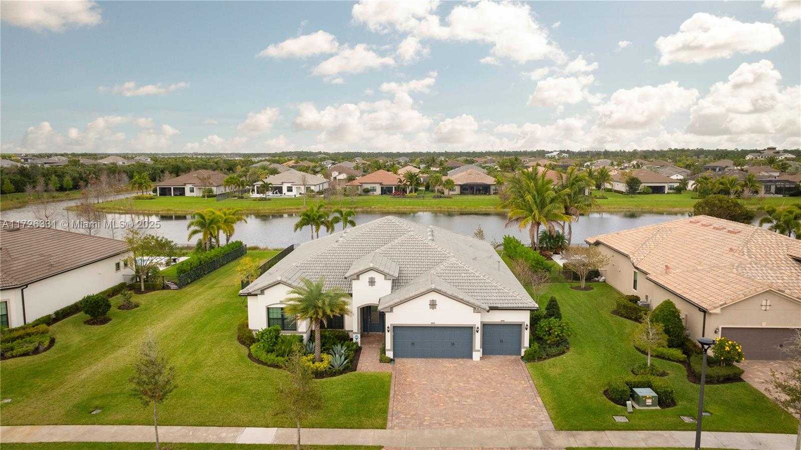 Small Image of 9117 BALSAMO DR, Palm Beach Gardens Number 34