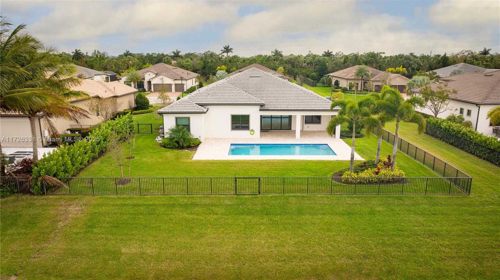 Small Image of 9117 BALSAMO DR, Palm Beach Gardens Number 36
