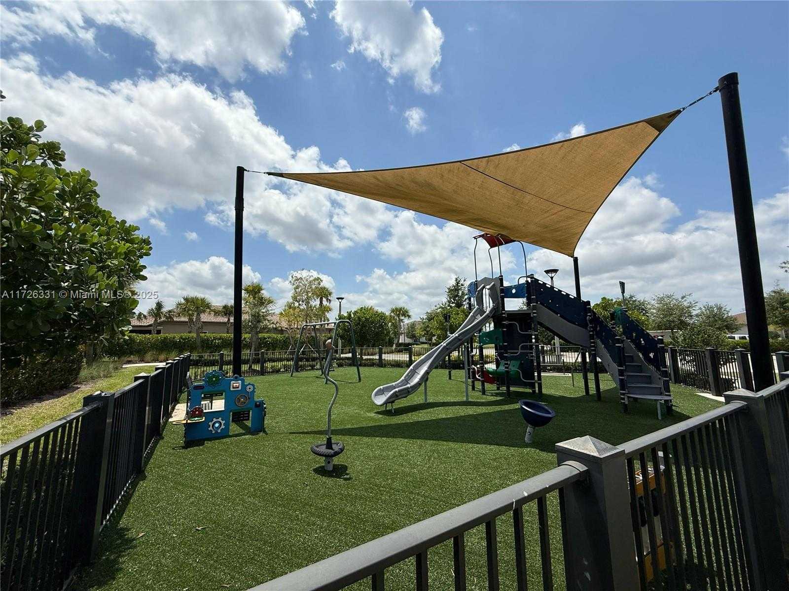 Small Image of 9117 BALSAMO DR, Palm Beach Gardens Number 41