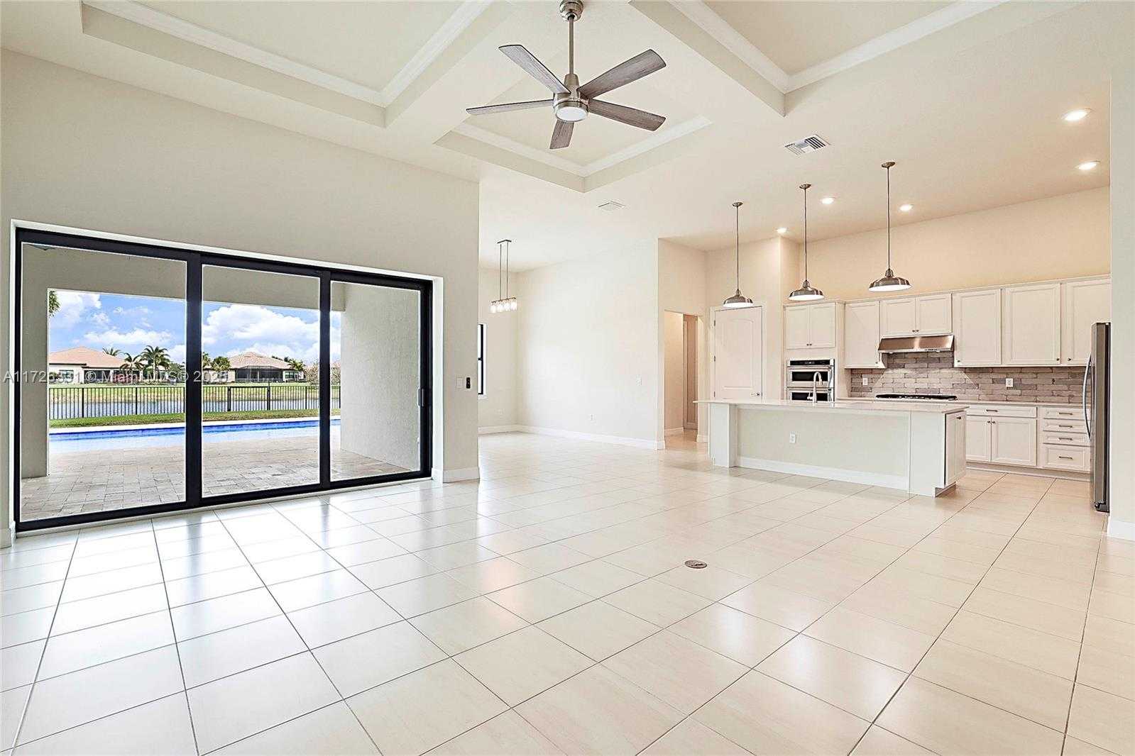 Small Image of 9117 BALSAMO DR, Palm Beach Gardens Number 8