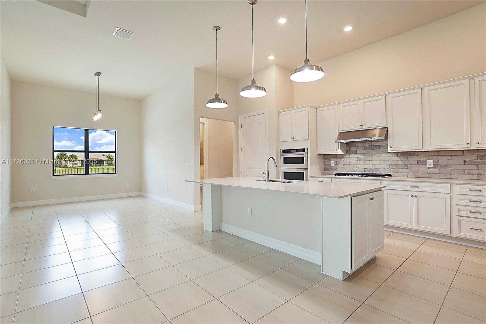 Small Image of 9117 BALSAMO DR, Palm Beach Gardens Number 9