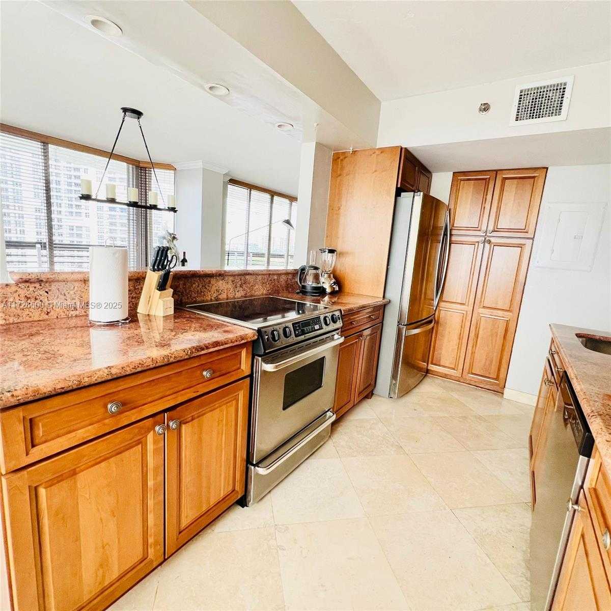 Small Image of 3600 Mystic Pointe Dr, Aventura, FL 33180, USA Number 11