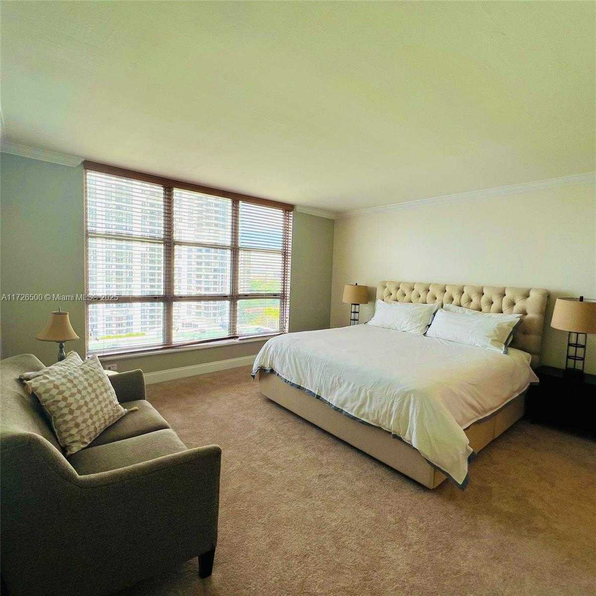 Small Image of 3600 Mystic Pointe Dr, Aventura, FL 33180, USA Number 13