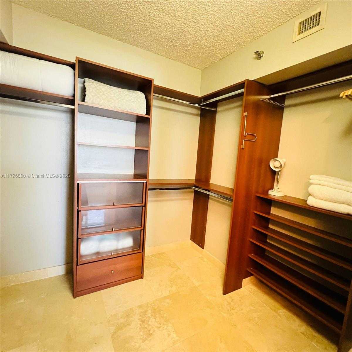 Small Image of 3600 Mystic Pointe Dr, Aventura, FL 33180, USA Number 16