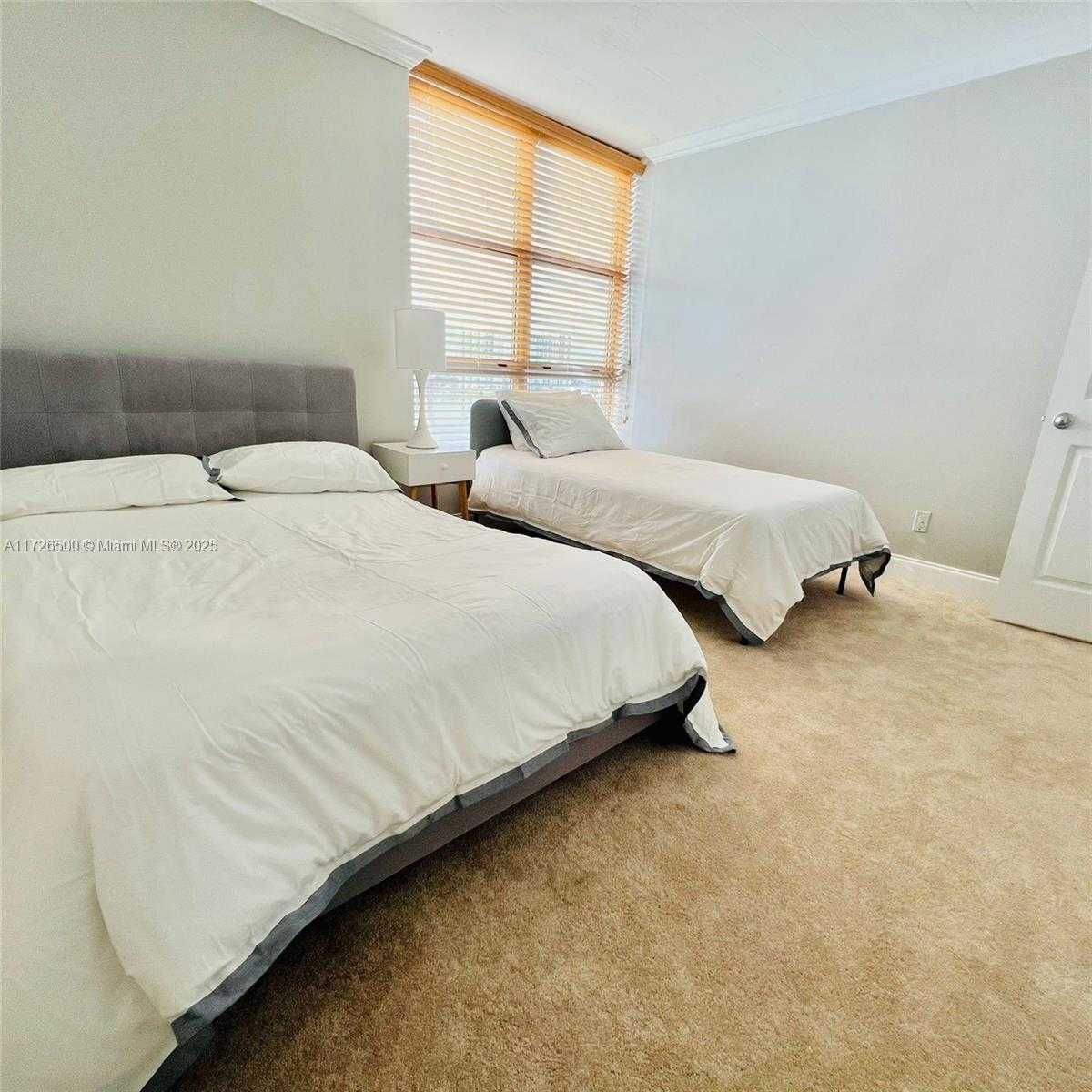 Small Image of 3600 Mystic Pointe Dr, Aventura, FL 33180, USA Number 18