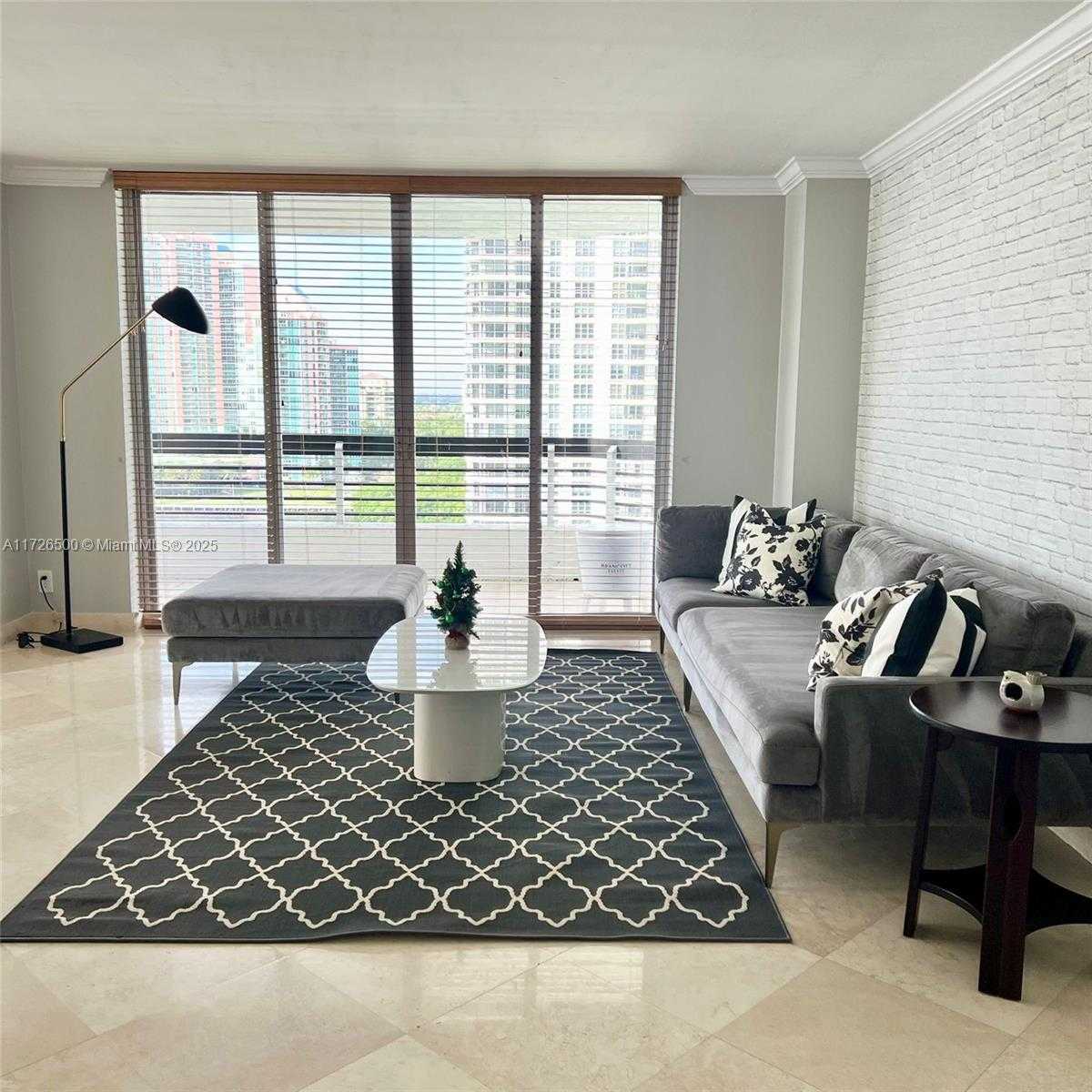 Small Image of 3600 Mystic Pointe Dr, Aventura, FL 33180, USA Number 4