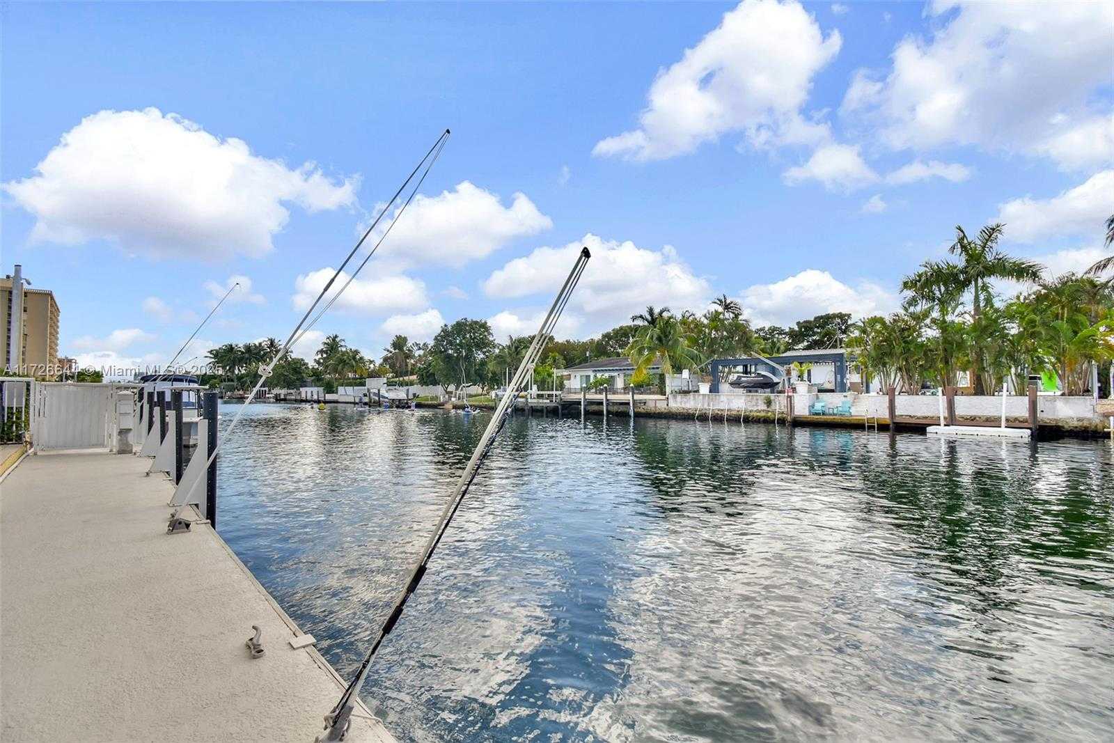 Small Image of 2000 NORTH EAST 135TH ST #411, North Miami Number 2