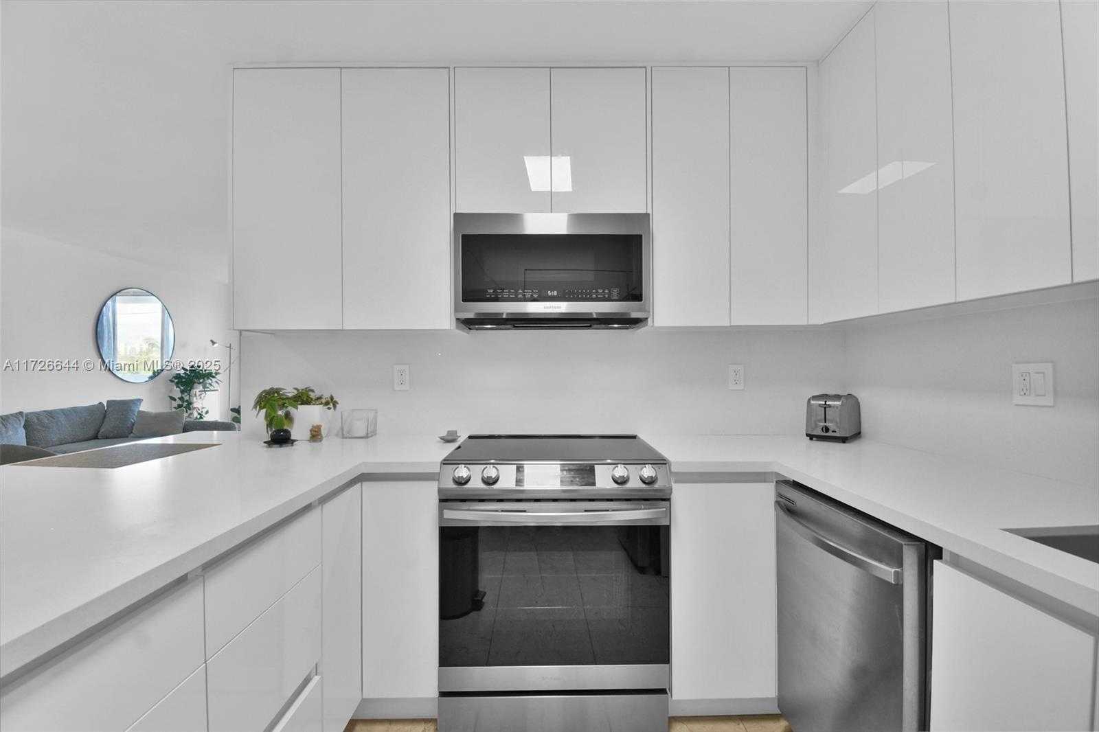 Small Image of 2000 NORTH EAST 135TH ST #411, North Miami Number 25