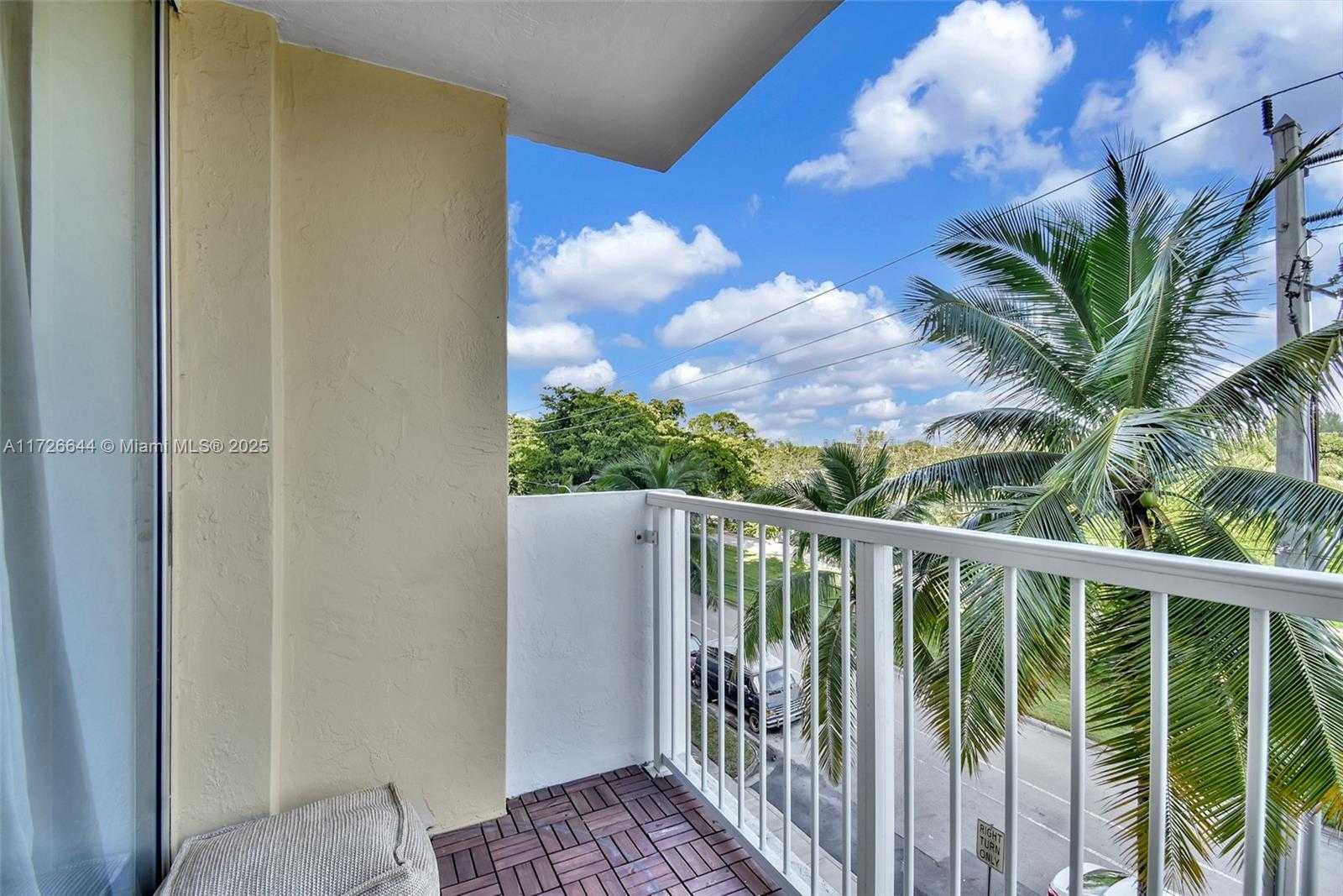 Small Image of 2000 NORTH EAST 135TH ST #411, North Miami Number 37