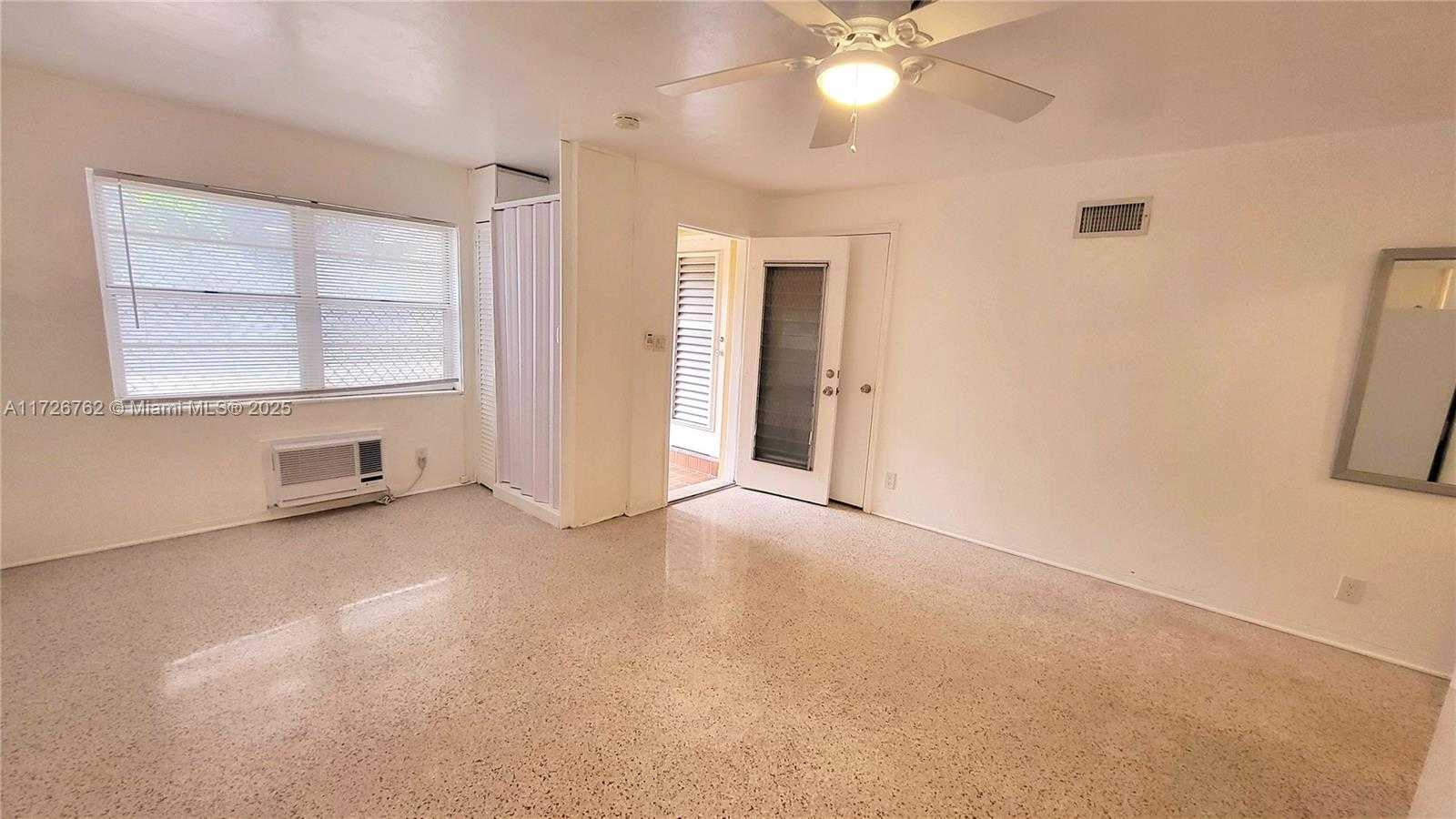 Small Image of 215 SOUTH 12TH AVE #Back, Hollywood Number 7