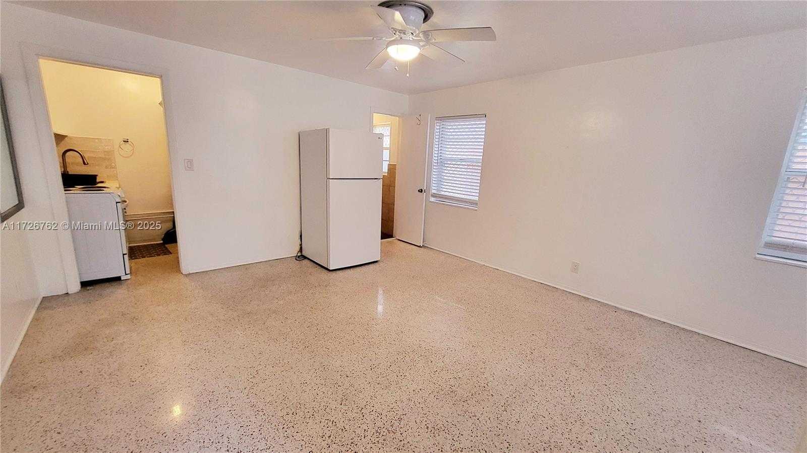 Small Image of 215 SOUTH 12TH AVE #Back, Hollywood Number 8