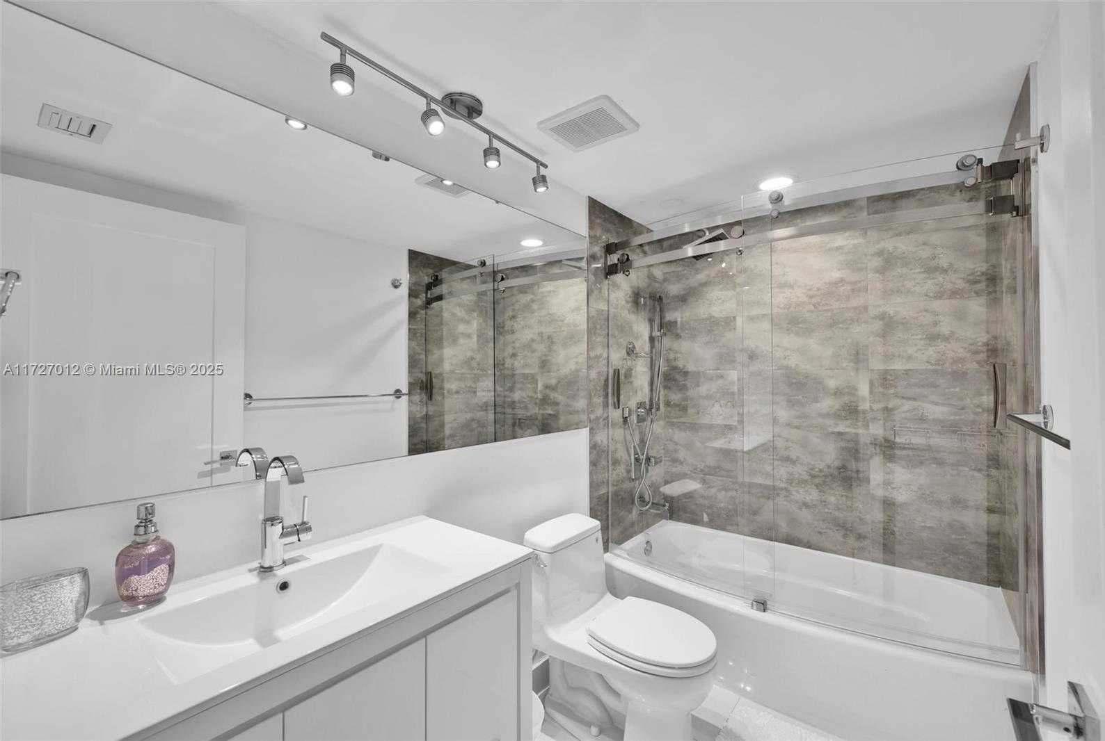 Small Image of 10175 COLLINS AVE #308, Bal Harbour Number 31