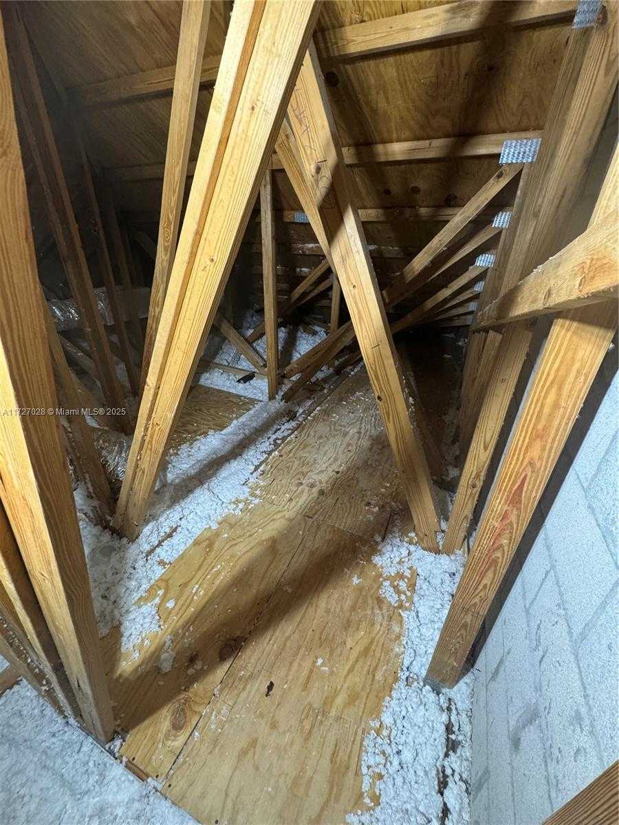 Imagen de Pequeño Objeto