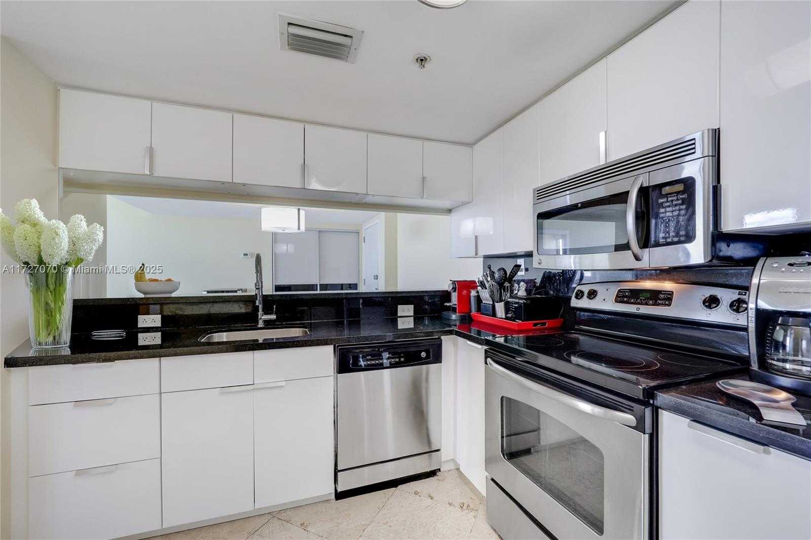 Small Image of 650 WEST AVE #1104, Miami Beach Number 23