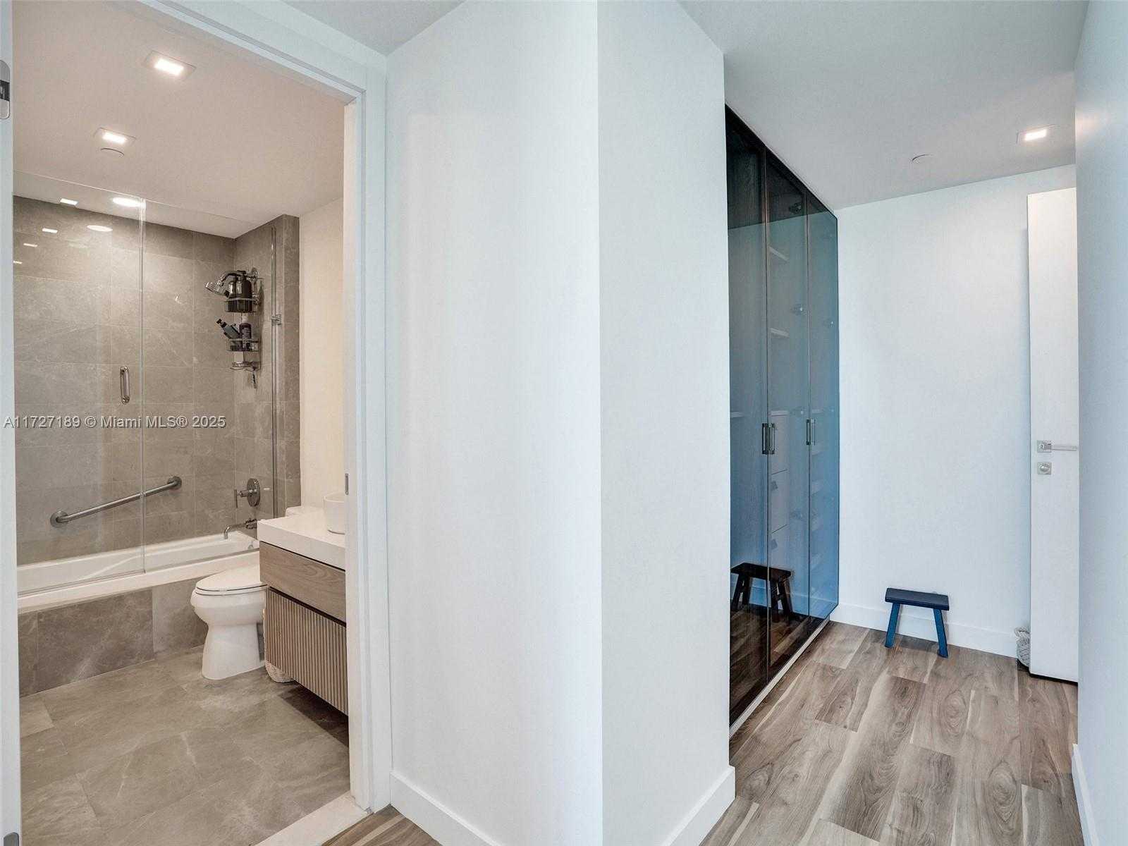 Small Image of 17001 COLLINS AVE #2308, Sunny Isles Beach Number 33