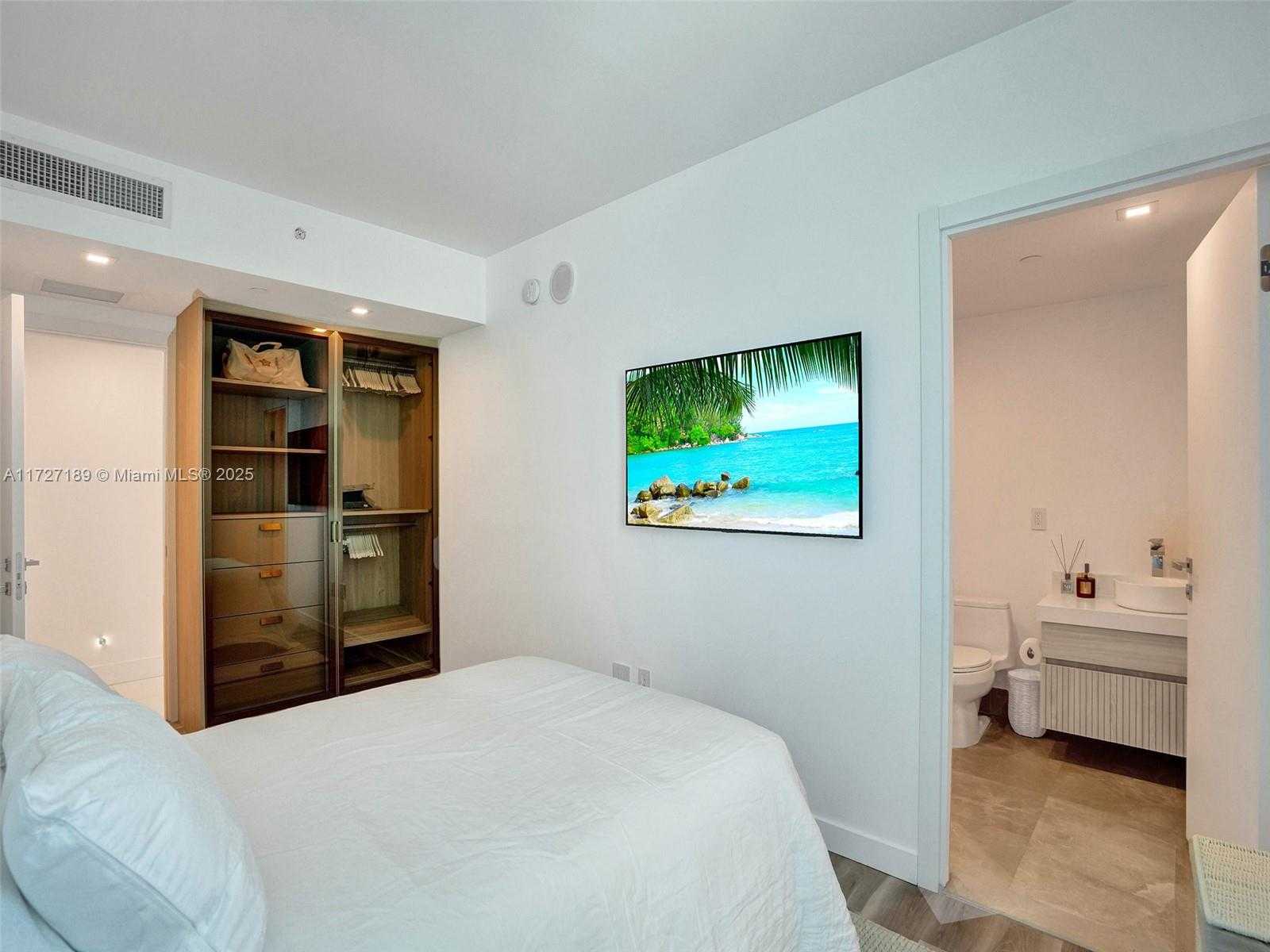 Small Image of 17001 COLLINS AVE #2308, Sunny Isles Beach Number 41