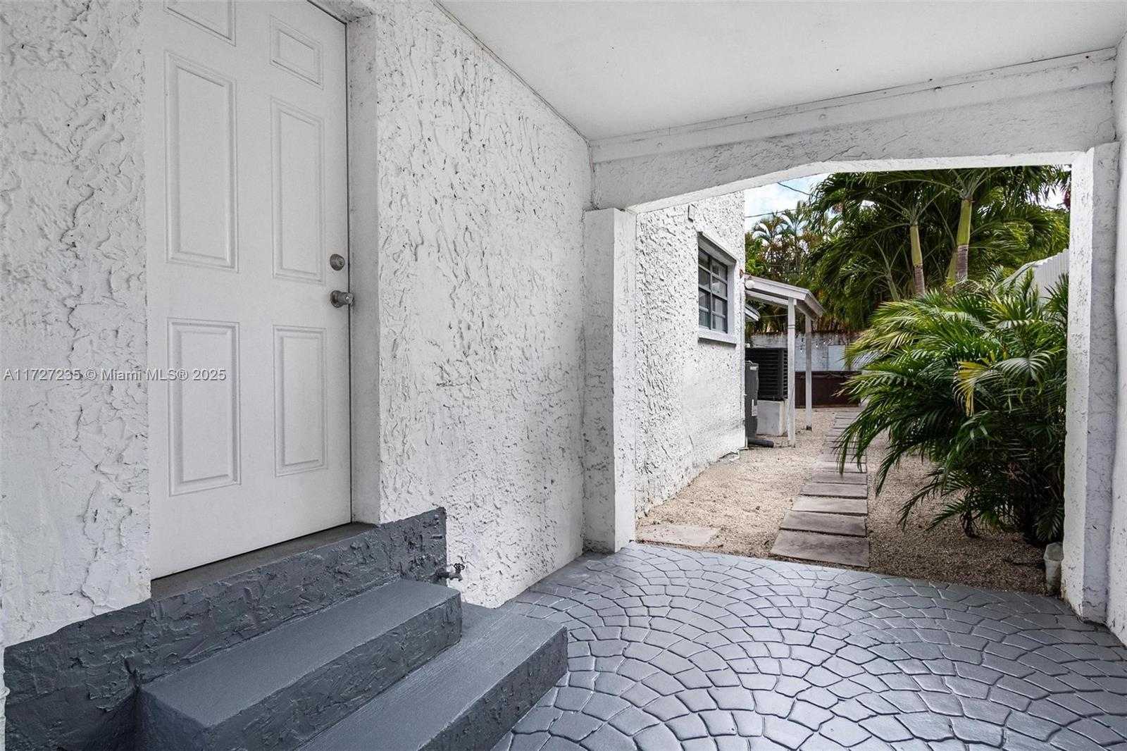 Small Image of 1428 SOUTH WEST 11TH TER #N/A, Miami Number 15