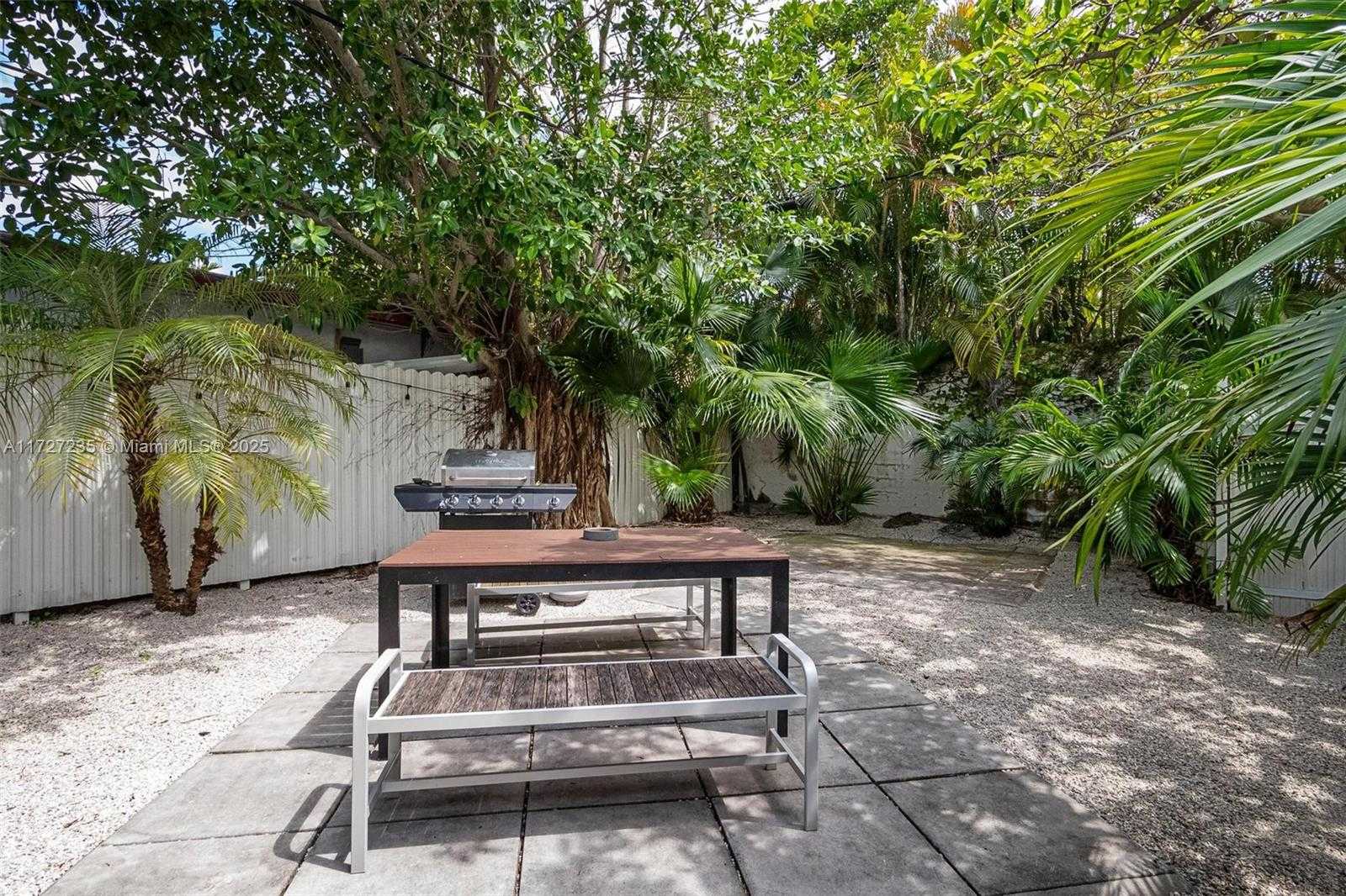 Small Image of 1428 SOUTH WEST 11TH TER #N/A, Miami Number 18