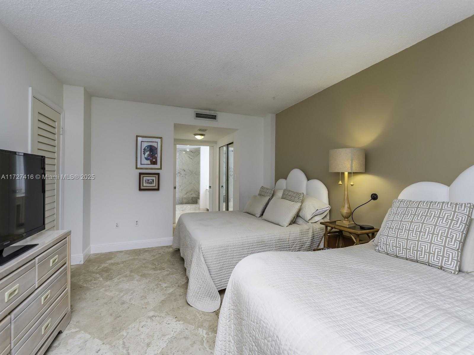 Small Image of 155 OCEAN LANE DR #107, Key Biscayne Number 12