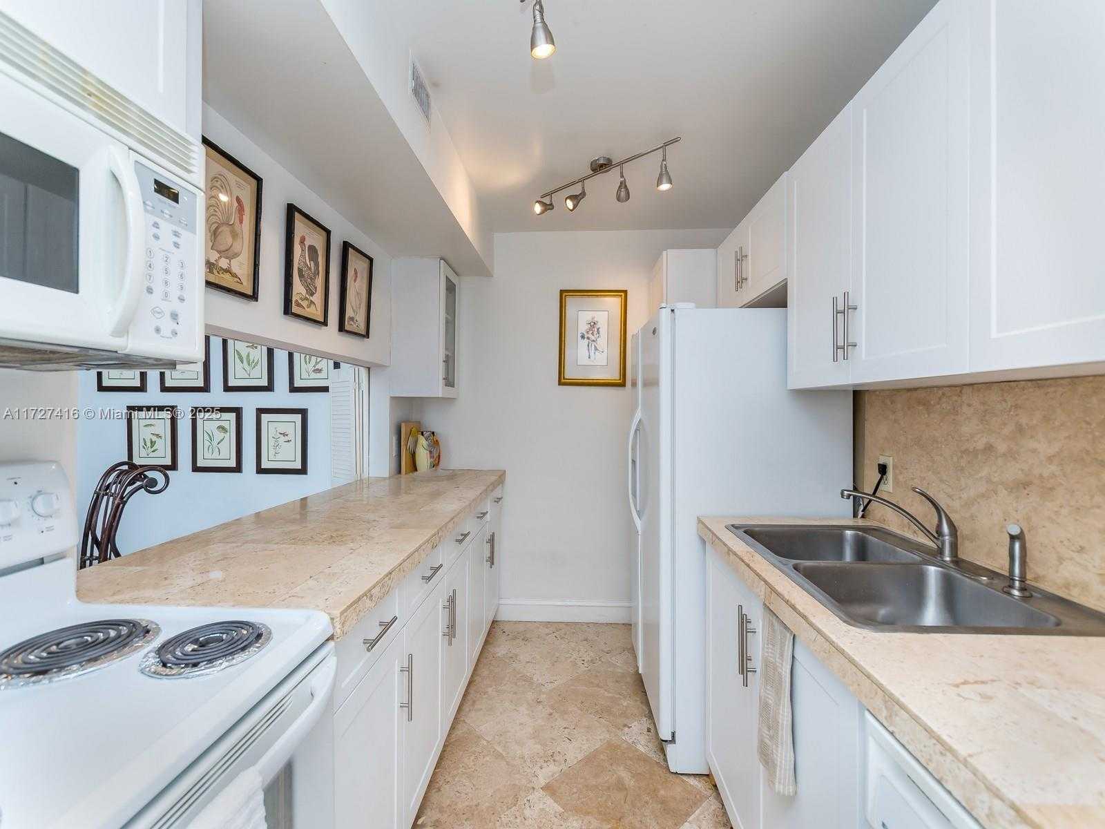 Small Image of 155 OCEAN LANE DR #107, Key Biscayne Number 6