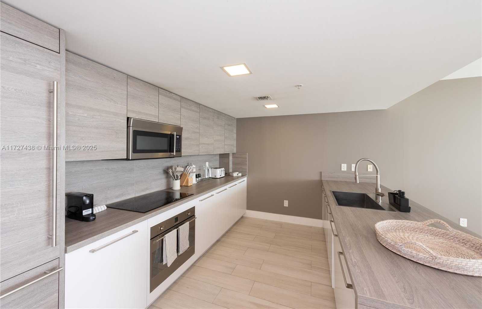 Small Image of 400 SUNNY ISLES BLVD #1518, Sunny Isles Beach Number 11