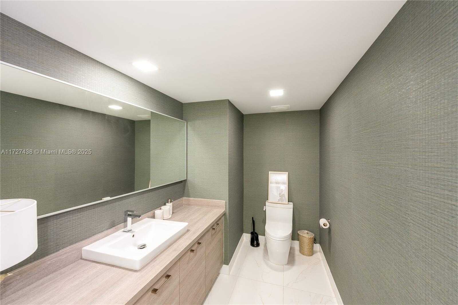 Small Image of 400 SUNNY ISLES BLVD #1518, Sunny Isles Beach Number 14