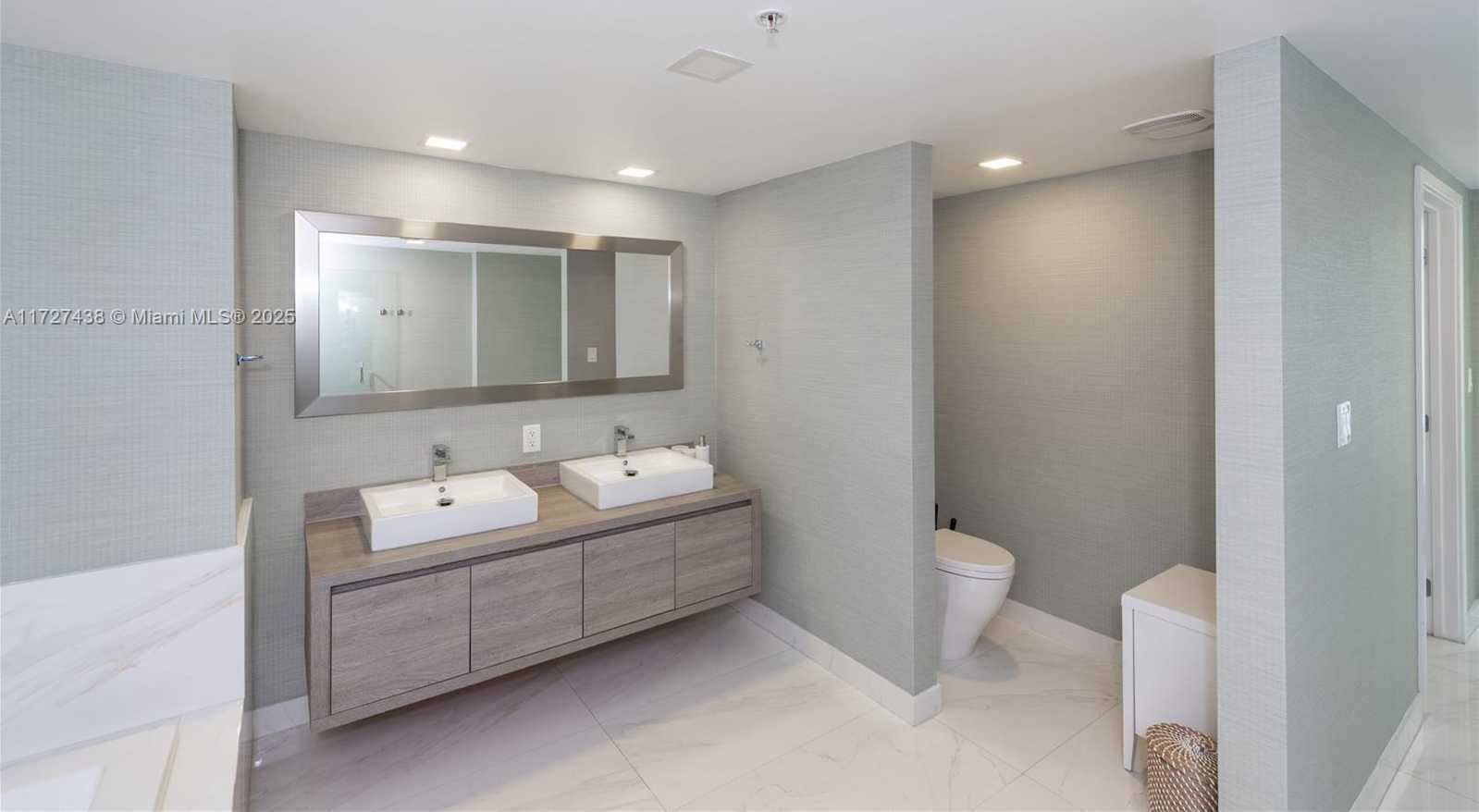 Small Image of 400 SUNNY ISLES BLVD #1518, Sunny Isles Beach Number 20