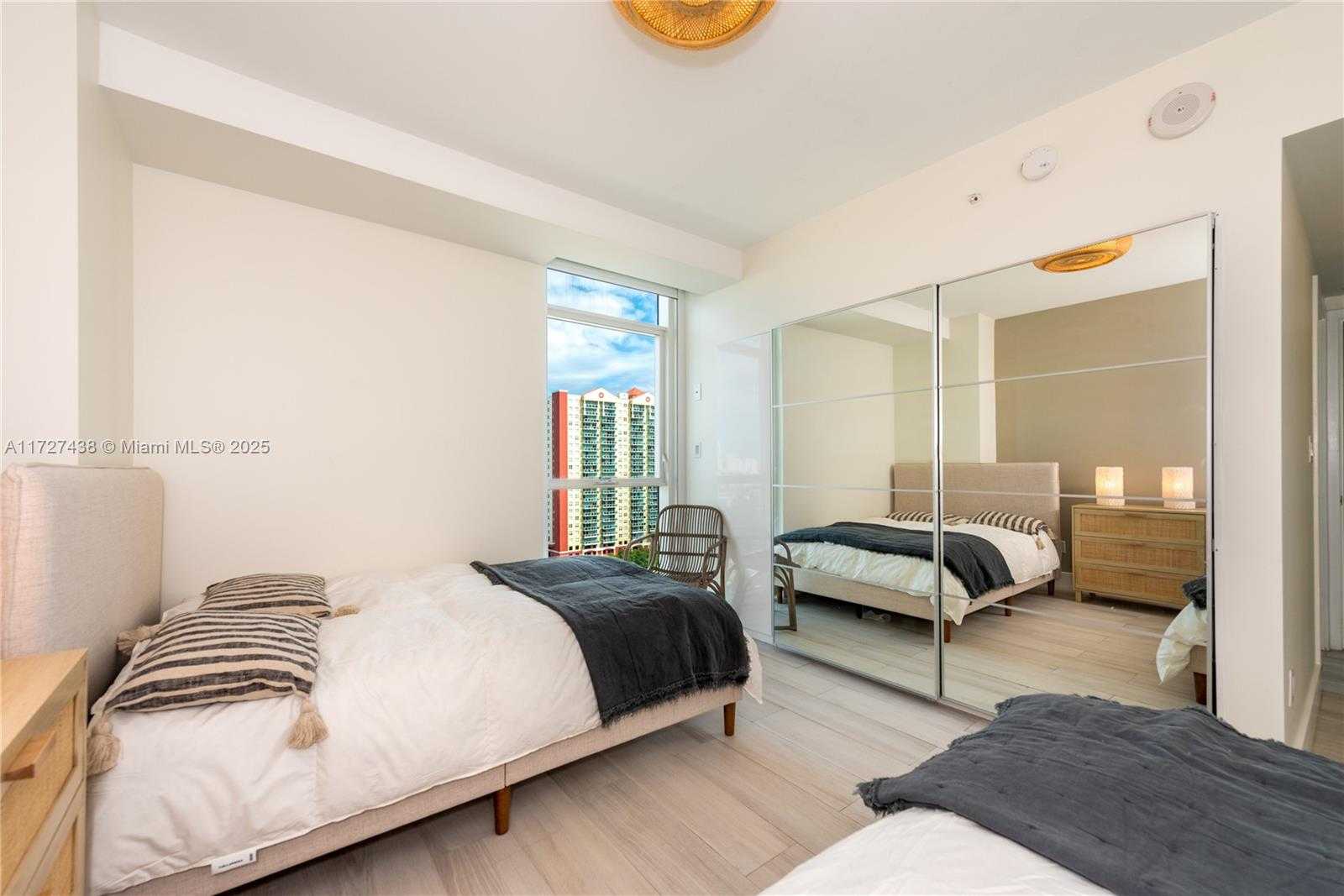 Small Image of 400 SUNNY ISLES BLVD #1518, Sunny Isles Beach Number 24