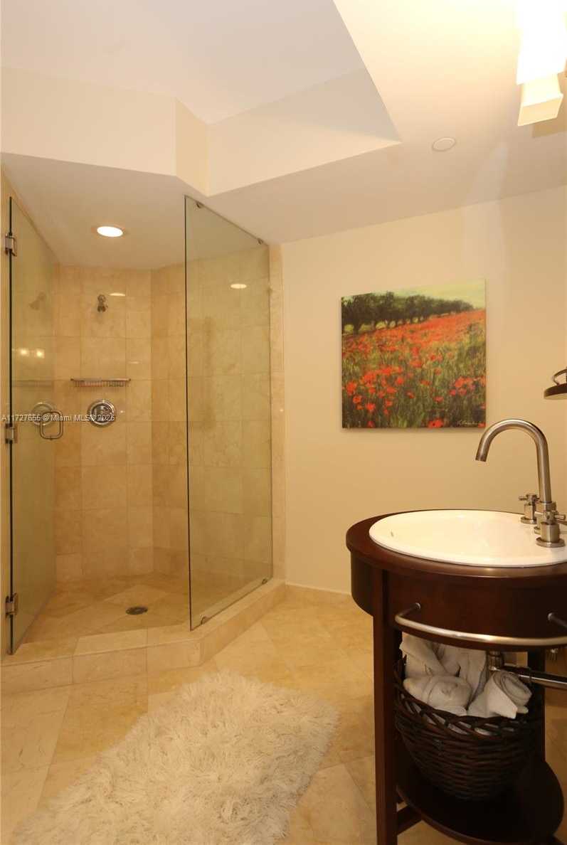 Small Image of 6365 COLLINS AVE #3401, Miami Beach Number 16