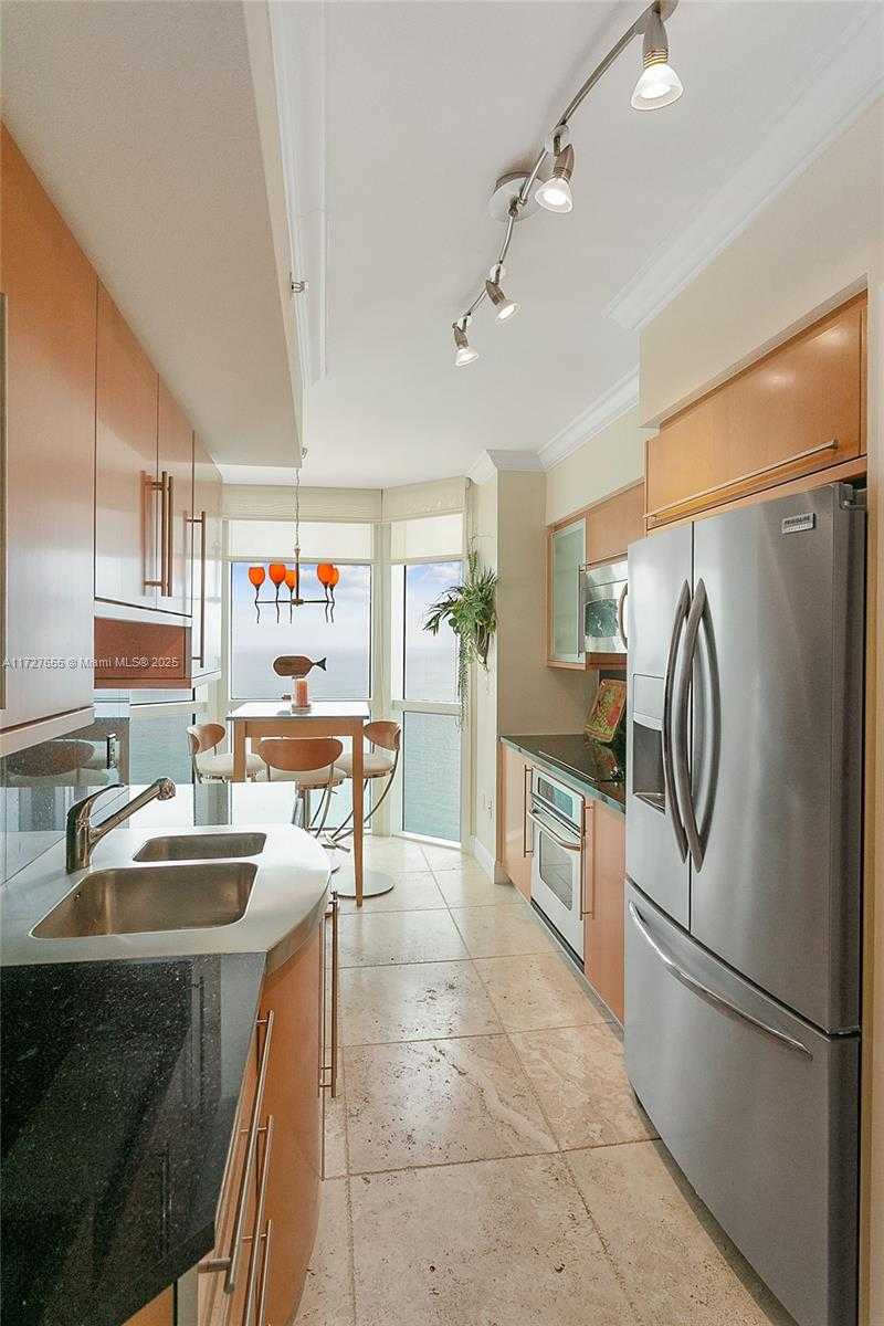 Small Image of 6365 COLLINS AVE #3401, Miami Beach Number 2