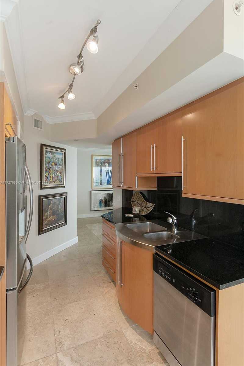 Small Image of 6365 COLLINS AVE #3401, Miami Beach Number 3