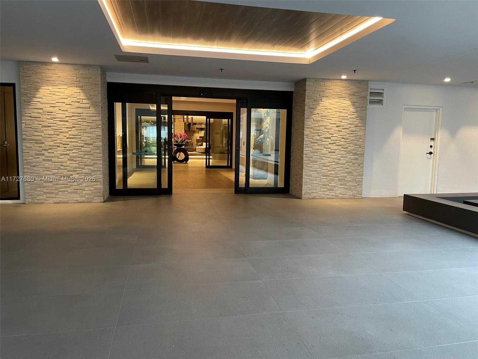 Small Image of 2301 COLLINS AVE #421, Miami Beach Number 13