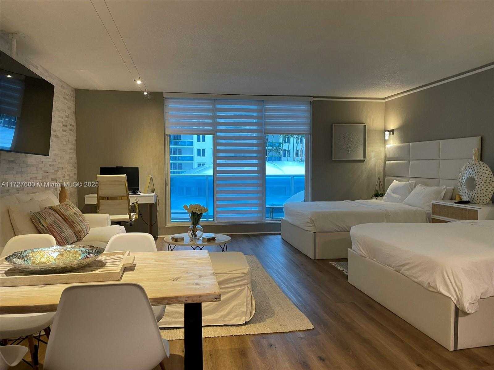 Small Image of 2301 COLLINS AVE #421, Miami Beach Number 2