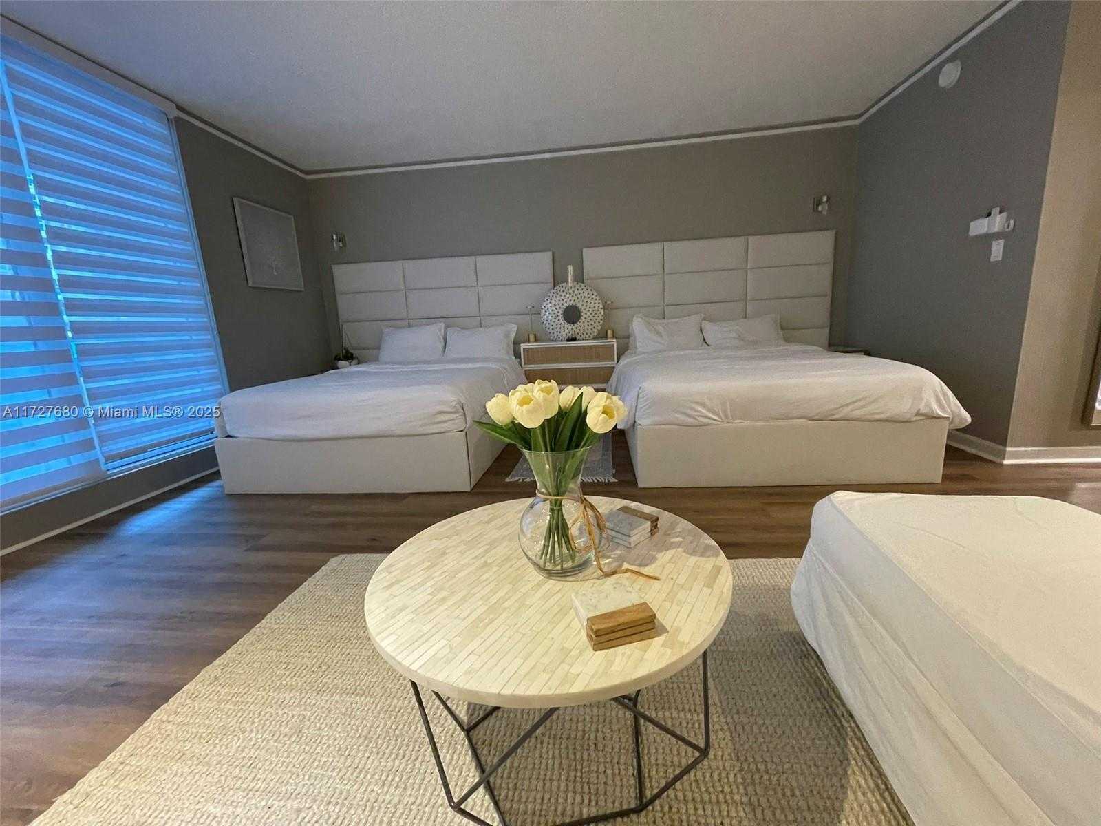 Small Image of 2301 COLLINS AVE #421, Miami Beach Number 3