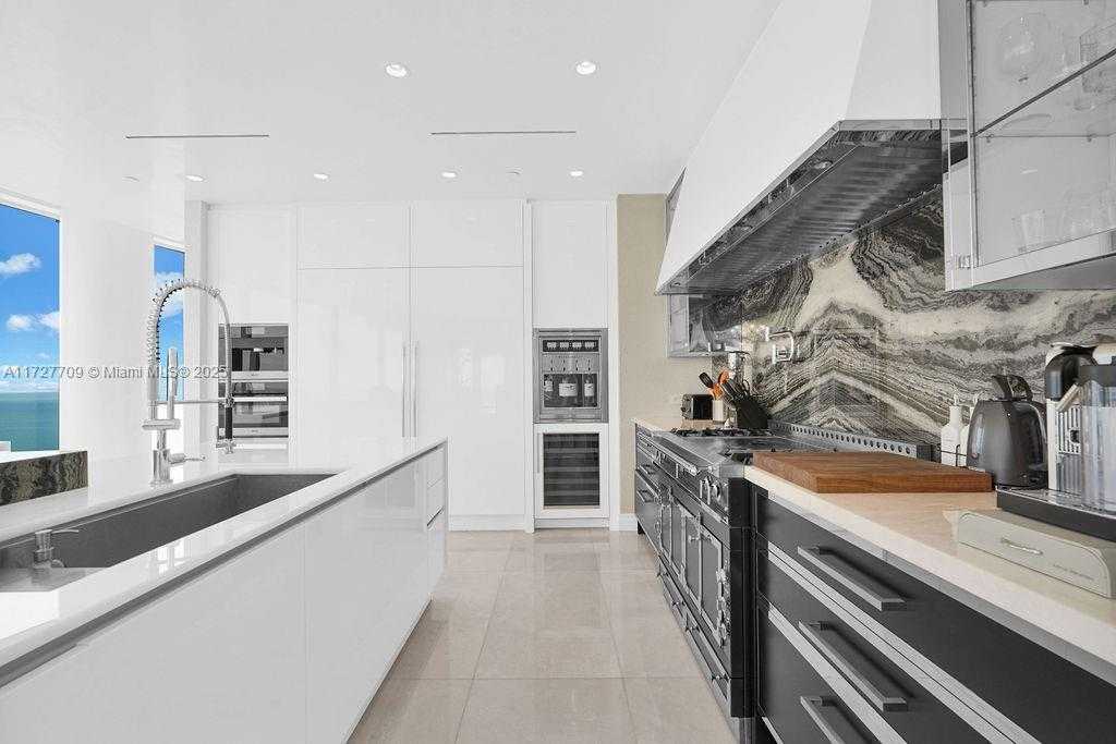 Small Image of 17901 COLLINS AVE #4005, Sunny Isles Beach Number 21
