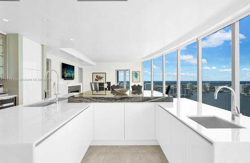 Small Image of 17901 COLLINS AVE #4005, Sunny Isles Beach Number 25