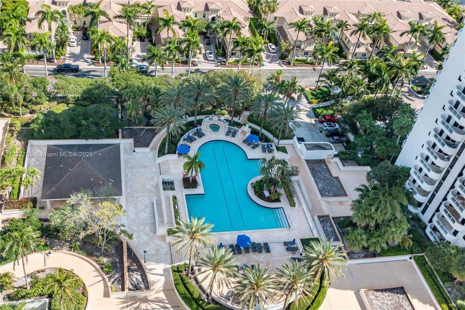 Small Image of 21205 YACHT CLUB DR #2802, Aventura Number 11