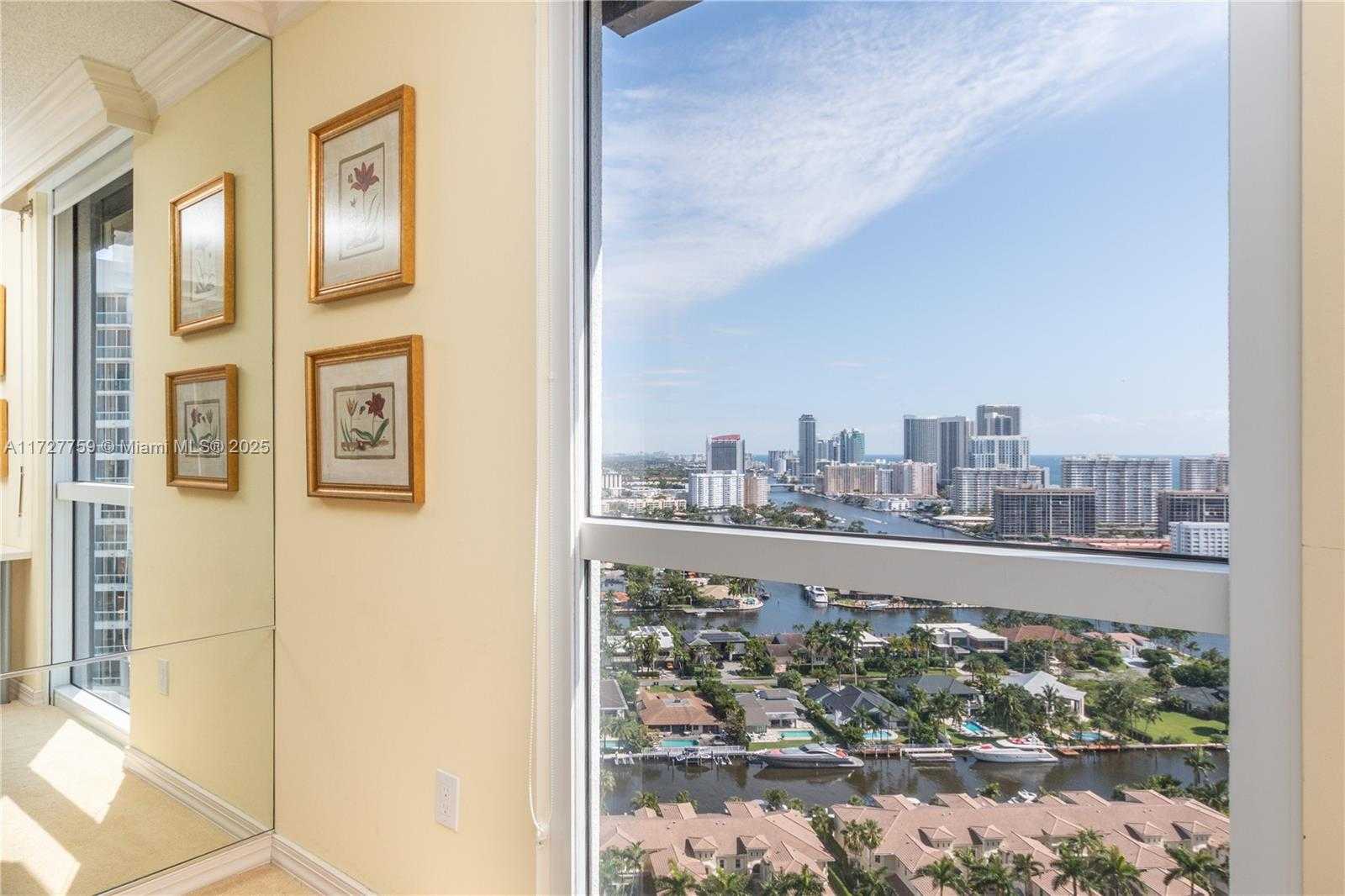 Small Image of 21205 YACHT CLUB DR #2802, Aventura Number 8
