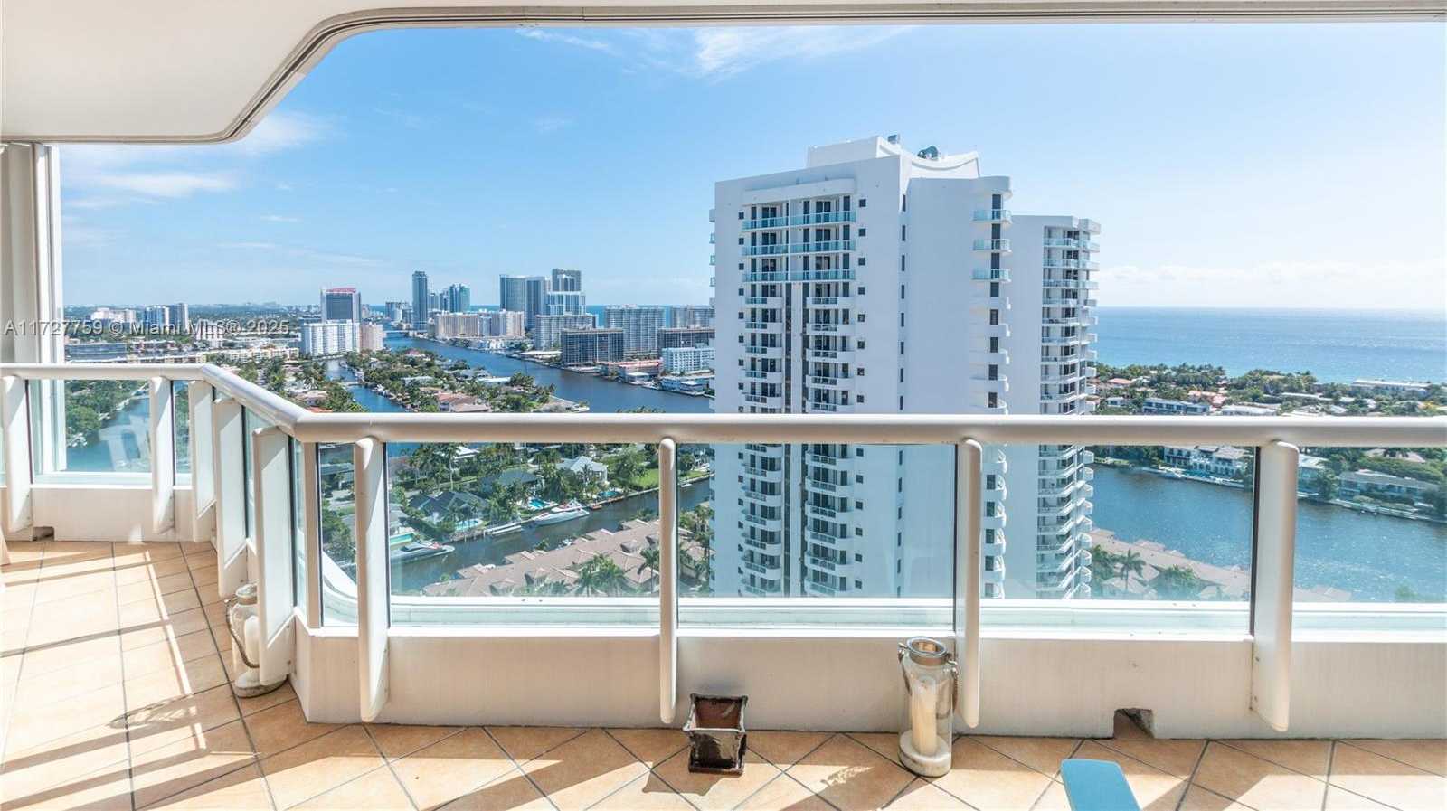 Small Image of 21205 YACHT CLUB DR #2802, Aventura Number 9