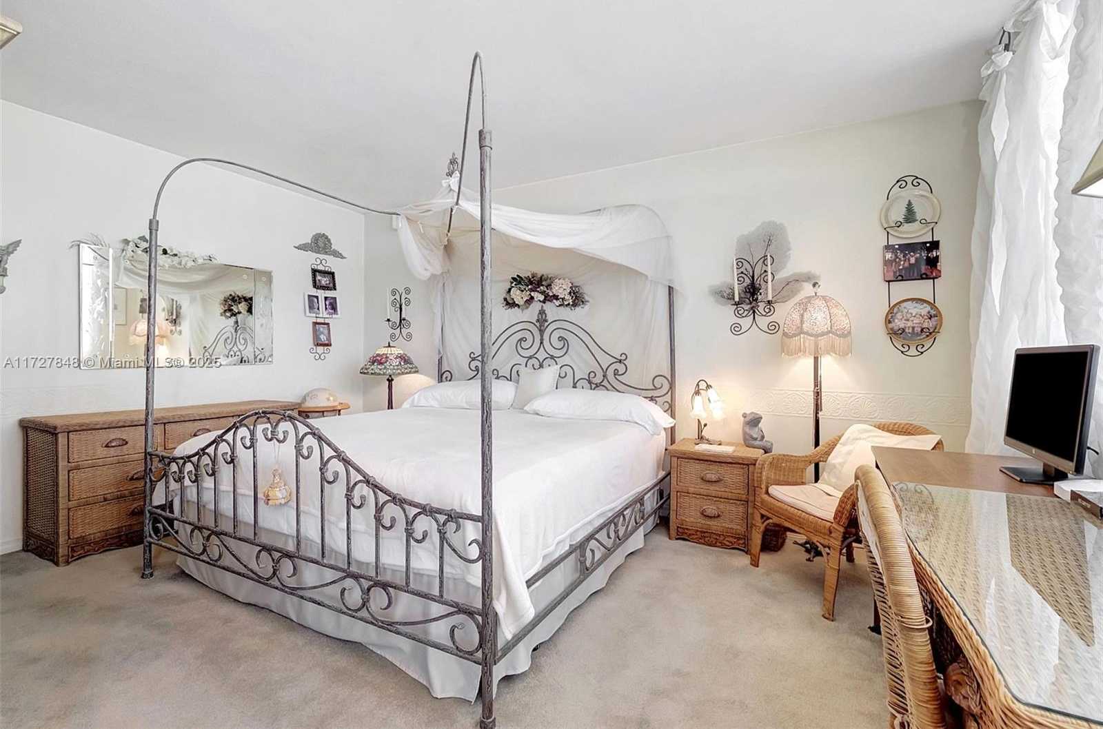 Small Image of 5005 COLLINS AVE #1224, Miami Beach Number 10
